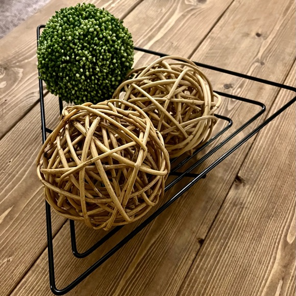 3x Decorative Balls - Picture 2 of 3
